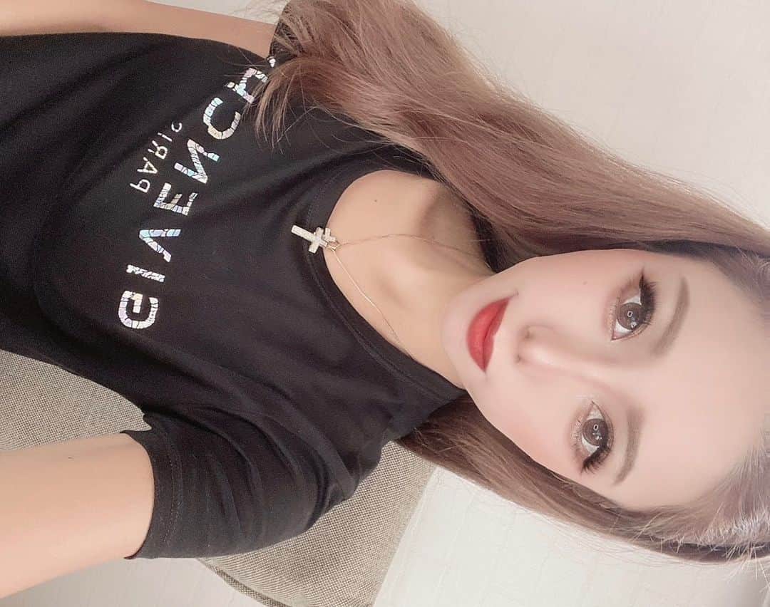あゆかのインスタグラム：「あと半年😱😱😱 丁寧に生活してゆく☝️  .  .  .  #千葉キャバクラ#千葉富士見キャバ嬢#千葉富士見町キャバ嬢#千葉富士見キャバクラ#arドレス#ジュエルズドレス#千葉#ファッション好きな人と繋がりたい#ヘアメイク#お家スタイル#息してる？#followｍe4 #follow4like#followtrain  .  .」