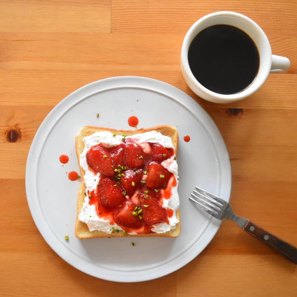 山崎佳のインスタグラム：「Today’s breakfast.」