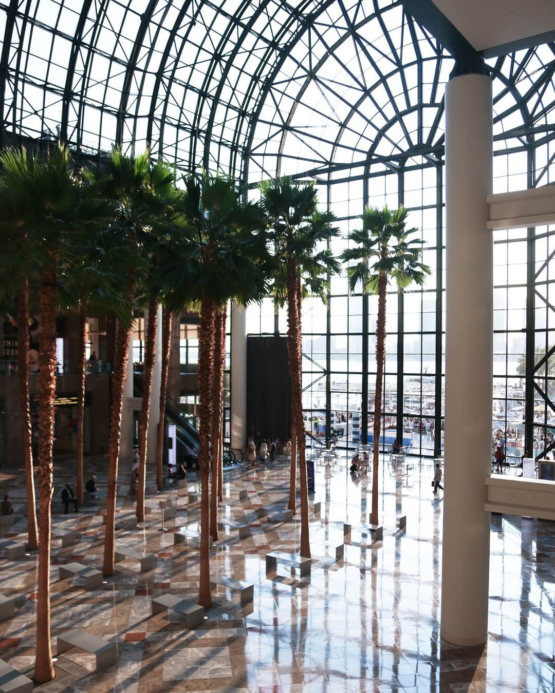 The Peninsula New Yorkのインスタグラム：「Iconic shopping isn't limited to one street in New York.  #brookfieldplace #discovernyc #nycshopping」