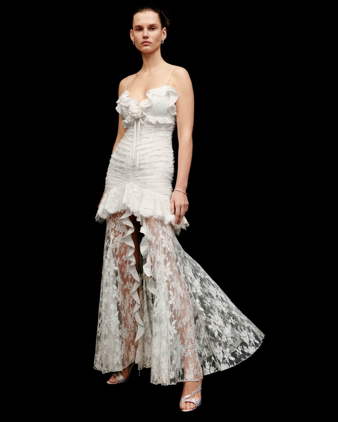 ネッタポルテのインスタグラム：「HERE COMES THE BRIDE: Make an unforgettable entrance with our exclusive selection of sensationable bridalwear from @alessandrarich and more.」