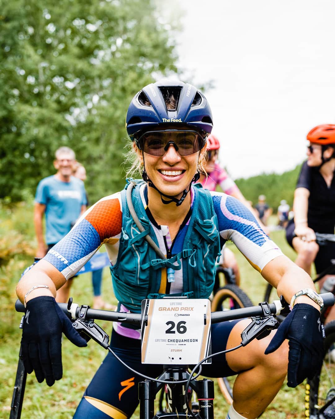オスプレーのインスタグラム：「Welcome to the #OspreyAthlete Team, @sarahsturmy!  Sarah quickly rose from collegiate cyclist athlete to pro cyclocross racer, winning two back-to-back national championships. Today, she competes in gravel races across the globe, but might enjoy her scenic training rides just as much as her casual rides with Norman, her dog.  Get to know Sarah via the link in our bio!  📷 1 @adamkoble | #OspreyPacks」
