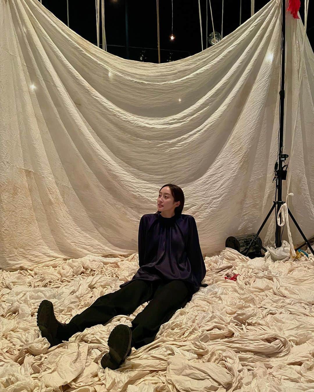 泉見祐希のインスタグラム：「Circo de Sastre🎪 仕立て屋のサーカスに行ってきました。 4年前に行って忘れられなくて、 時間が経っても記憶の色褪せない公演。 4年ぶりの今日もしっかりと心揺さぶられました。。、 異国に旅、というか放浪した気分🪘 途中、積み木で参加させてもらって楽しかった☺️」