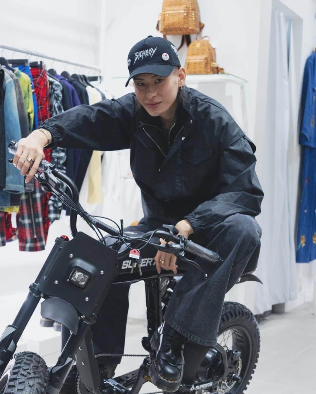のインスタグラム：「🚲」
