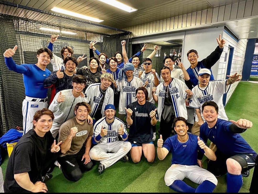HAN-KUNのインスタグラム：「Good vibes only  #baystars #湘南乃風」