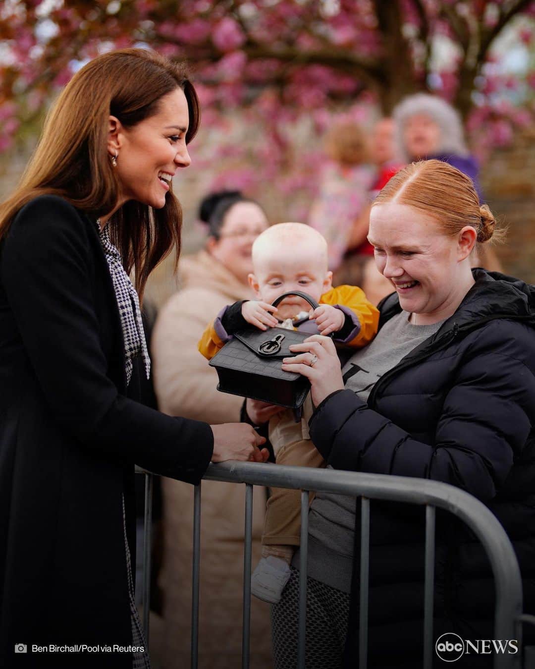 ABC Newsさんのインスタグラム写真 - (ABC NewsInstagram)「CHEEKY CHAP: 1-year-old boy plays with the Princess of Wales' handbag, which he took from her during her visit to the Aberfan memorial garden with Prince William.  The royal couple were visiting to pay their respects to those who lost their lives during the 1966 disaster. #news #royalfamily #katemiddleton #wales #uk #britishmonarchy #babies #motherhood #princessofwales」4月28日 23時35分 - abcnews