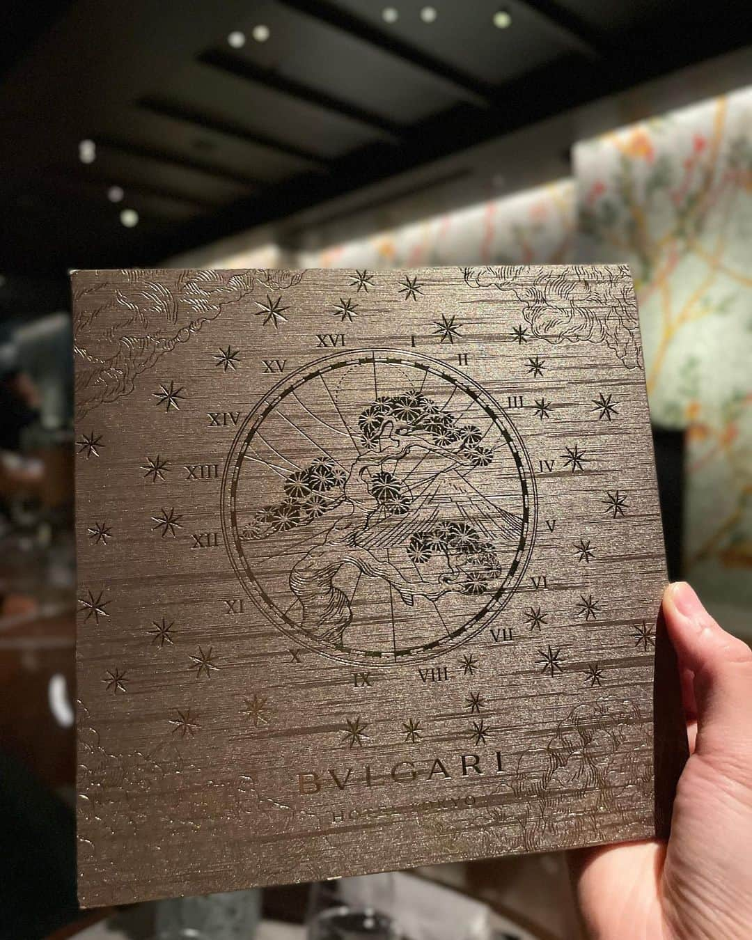 大庭絃子さんのインスタグラム写真 - (大庭絃子Instagram)「bar🍸🧡 ⁡  #連投 🙌 #bulgaribar  #bulgarihoteltokyo  #heritagecollection #mountfuji 🗻」4月28日 23時42分 - itokooba