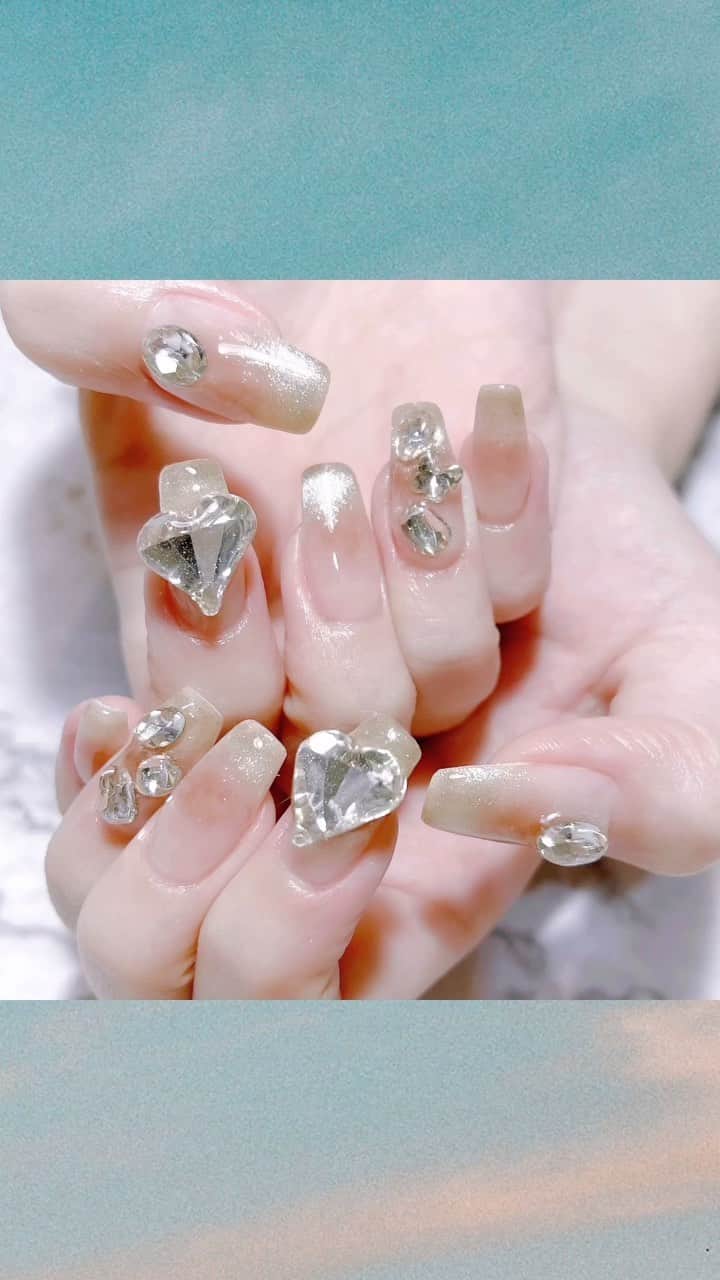 なかやまちえこのインスタグラム：「シンプルかわいいワンホンネイル💅⠀ ⠀ @kimacat_betty @pregel.jp ⠀ #nail #nails #nailart #ネイル #美甲 #ネイルアート  #japanesenailart #manucure #japanesenails #manicurist #gelnails #أظافر #네일아트 #미용  #เพ้นท์เล็บ #artedeuñas #เพ้นท์เล็บเจล #ジェルネイルデザイン #ネイルデザイン #nagelkunst #ワンホンネイル #マグネットネイル #magneticnails」