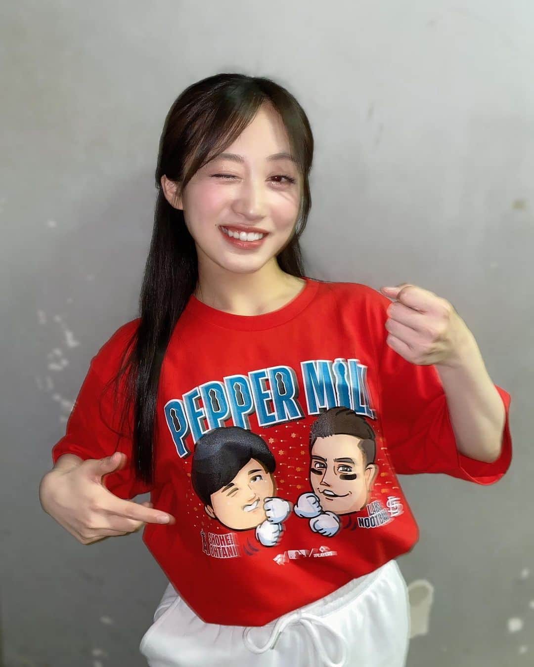 のインスタグラム：「PEPPER MILL  見つけた瞬間即買いＴシャツ！ 可愛すぎです…  ちなみに！今日4/28に YouTubeチャンネルを開設しました🙌🏻  チャンネル名は「ちっひーTV」🏆  野球がメインテーマのチャンネルということで 沢山野球の動画して行きます⚾️⚾️⚾️  早速、明日4/29 19:00に 1本目の動画UPされるので お楽しみに〜☺️  #チャンネル登録お願いします  #ちっひーTV #プロ野球  #youtube #開設しました #ヌータニー #ペッパーミル　 #へたっぴウインク」