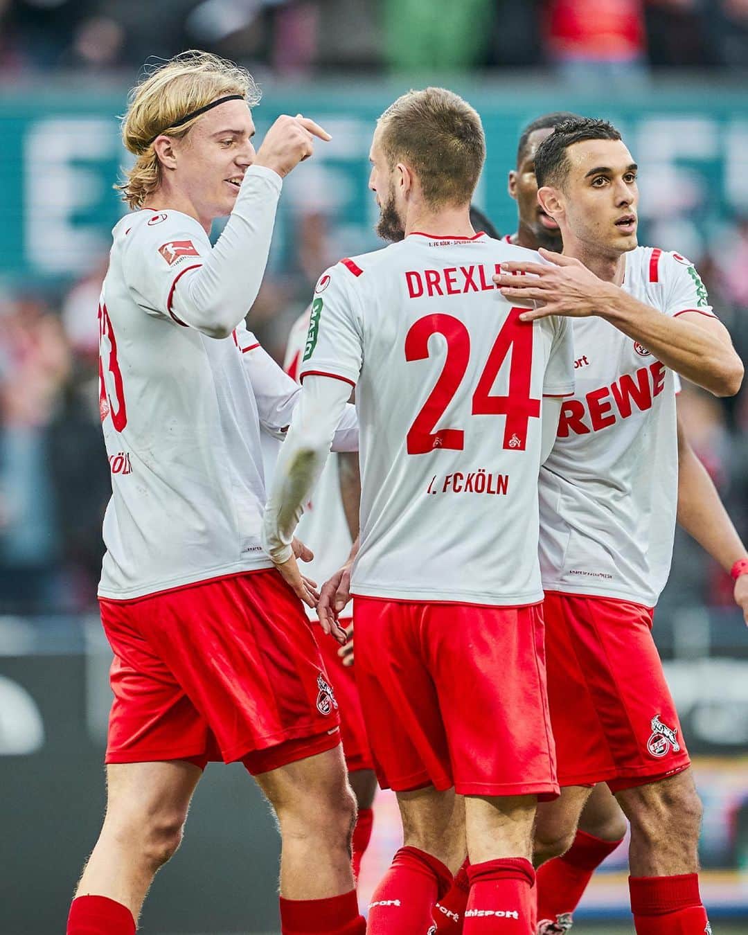 1.FCケルンさんのインスタグラム写真 - (1.FCケルンInstagram)「Zuhause gegen Freiburg kann schon Spaß machen 😁✨ ___ #effzeh」4月29日 1時00分 - fckoeln