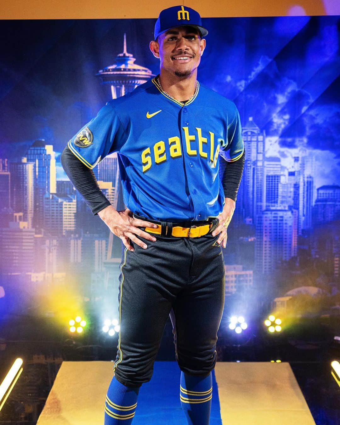 MLBさんのインスタグラム写真 - (MLBInstagram)「Honoring the past by showcasing the future.  The @Mariners honor over 100 years of baseball in Seattle and the Pacific Northwest with their City Connect uniforms.」4月29日 0時21分 - mlb