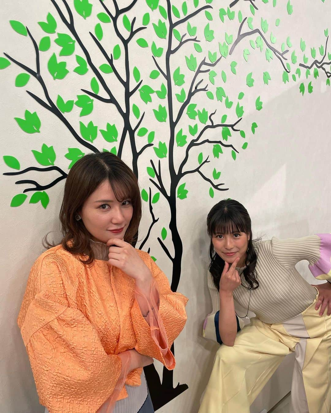 鈴木まりやさんのインスタグラム写真 - (鈴木まりやInstagram)「明日放送のどさんこWEEKENDは〜？  男性アナウンサーは 明石英一郎アナウンサーに お越しいただきました♡  💚4/29にぴったりな昭和レトロなお店をご紹介 💚旭川にオープンLOFTの人気商品をご紹介 💚JOYFITで運動しよう♫  #どさんこWEEKEND @dosanko_weekend  #明石英一郎 #ん〜マンダム #昭和レトロ #佐々木美波　アナウンサー @minami_sasaki_stv  #鈴木まりや」4月29日 0時31分 - mariyannu_official