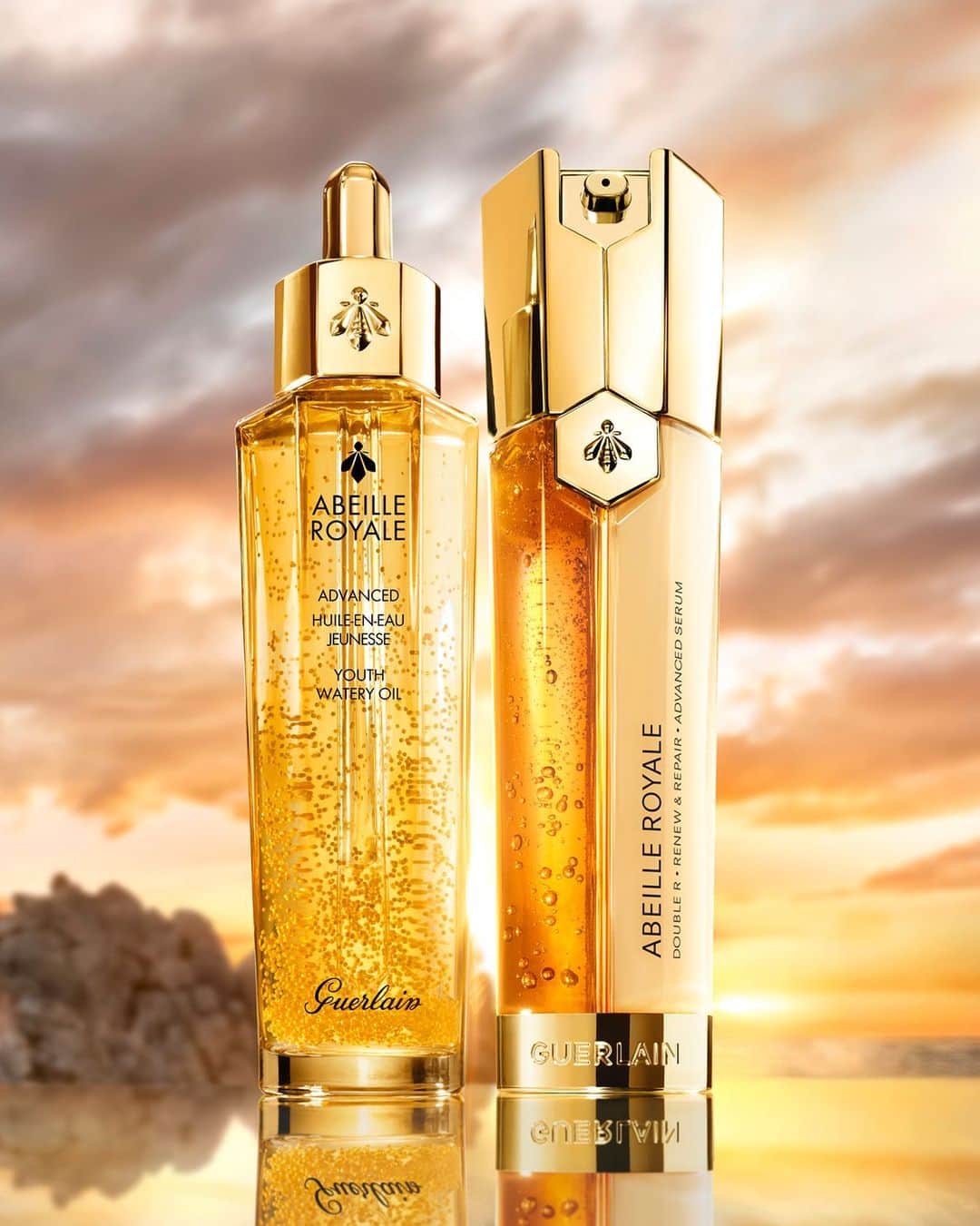 ゲランのインスタグラム：「Powered by Guerlain's exclusive Black Bee Honey, found only on Ouessant Island, discover the Abeille Royale Collection youth repairing ritual. Plump and smooth with Advanced Youth Watery Oil.​ Resculpt and brighten with Double R Renew & Repair Advanced Serum.​ Repair born from science and the bee.​  #Guerlain #GuerlainSkincare #AbeilleRoyale」