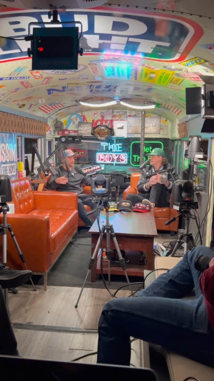 ケン・ロックゼンのインスタグラム：「We are a @supercrosslive pod now」