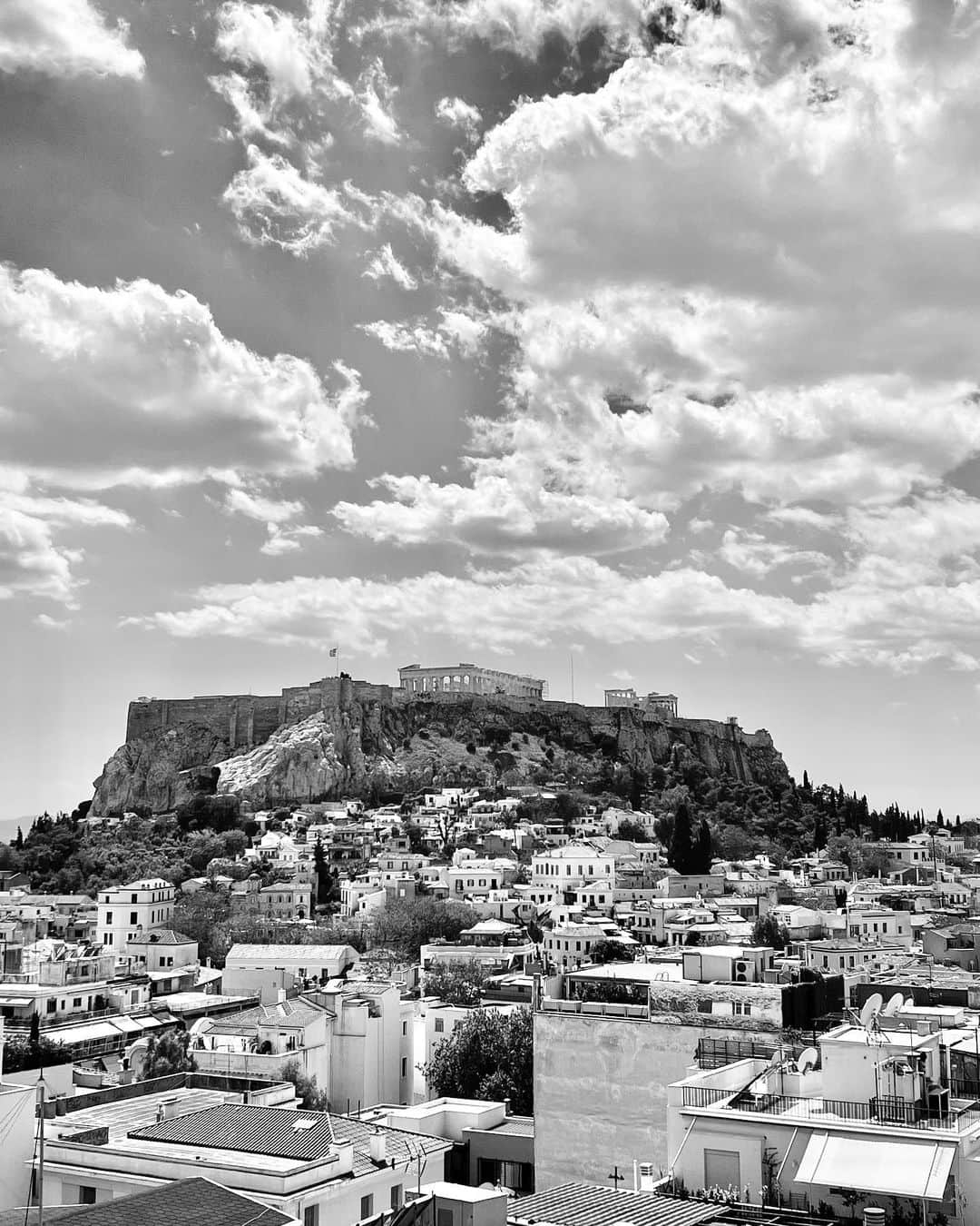 マシュー・モリソンさんのインスタグラム写真 - (マシュー・モリソンInstagram)「Lunch with a view!! #athens #acropolis」4月29日 0時29分 - matthewmorrison