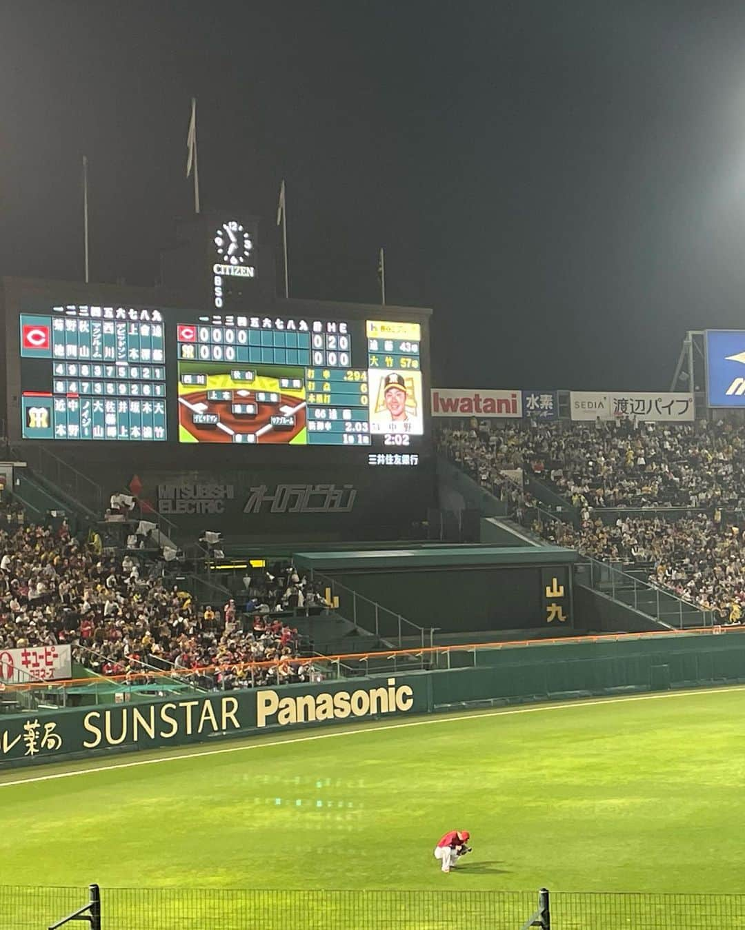 前田彩名さんのインスタグラム写真 - (前田彩名Instagram)「阪神ー広島戦を観に、甲子園へ！ 声出し解禁やばーーー！🔥 満員の甲子園の圧、こんなんやったわ！  楽しかったです、散々な結果やったけど😂 はっとりくんと、JO1も観られたし！」4月29日 0時33分 - ayana.maeda