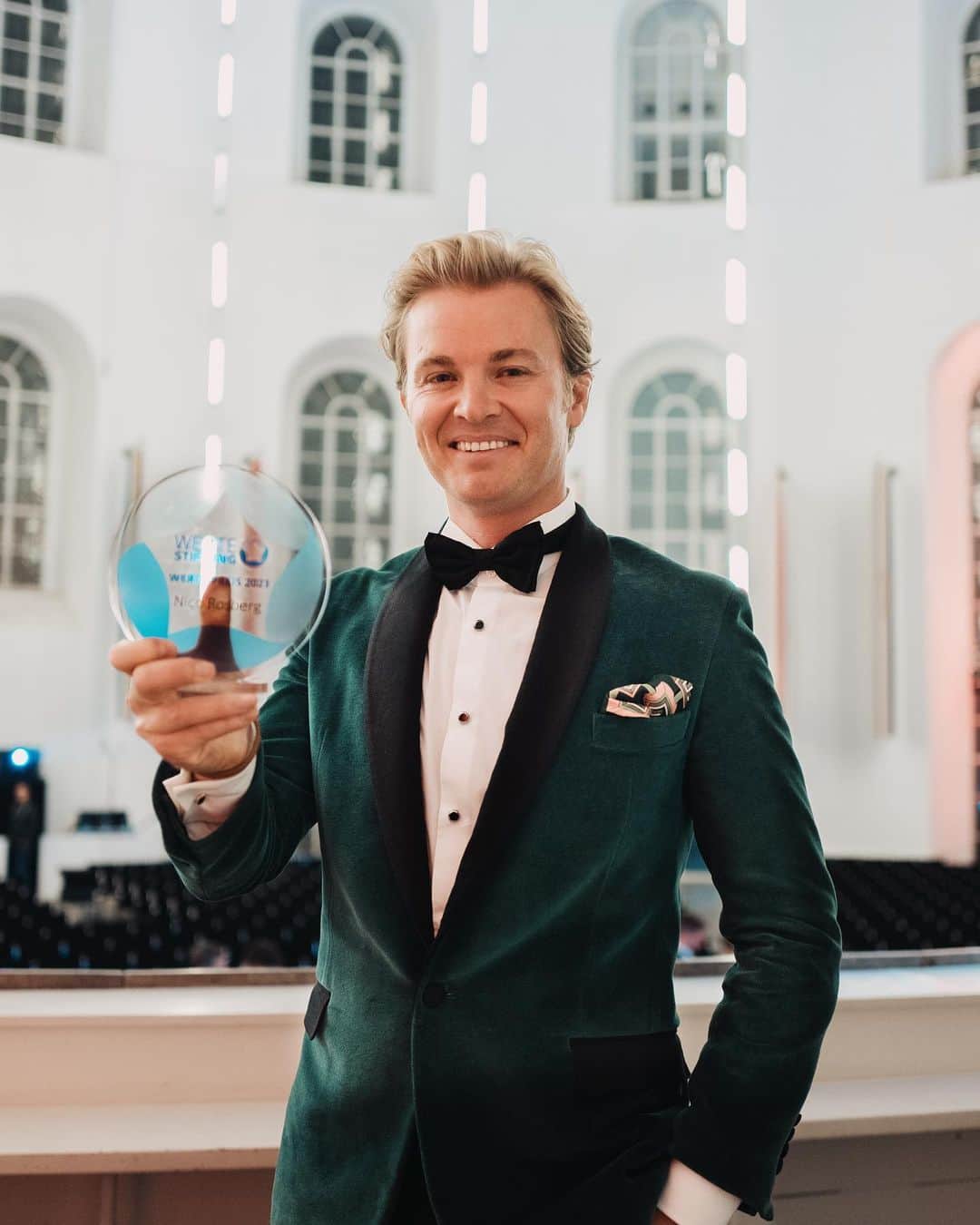 ニコ・ロズベルグのインスタグラム：「I'm very proud to have been awarded the Werte-Preis (Value Award) in the category of Innovation 🙏 Thank you to all my strong partners and everyone here in my community for being part of this important journey: shaping the future through innovative solutions!  Big congratulations also to the winners in the categories "Performance" and "Respect": Track cycling World Champions and Olympic Medalists trio @mrsleasophie, @pauline_grabosch, and @emma_hinzee – as well as 5x Swimming World Champion & Olympic Gold Medalist @flo.swim 👏   Florian really impressed me with his inspiring story: He invited his biggest rival, Ukrainian swim star @misha_romanchuk – who's training area got bombed in Ukraine – to train with him in his group in Germany. What a powerful move!   It's been inspiring to meet you all in Frankfurt!」