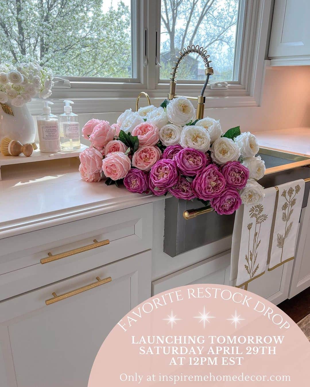 のインスタグラム：「Restock Sneak Peeks to start your Friday! Tomorrow, Saturday April 29th at 12PM EST get ready to shop a HUGE collection of favorite restocks! You do NOT want to miss this fabulous restock, so set your alarms for tomorrow 12PM EST only at inspiremehomedecor.com Link in bio!」