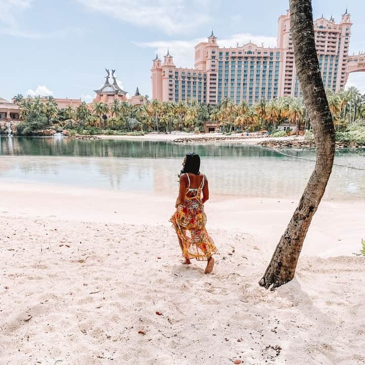 デルタ航空のインスタグラム：「✨ Manifesting a beach day in the Bahamas ✨  Photo: @shefindsthings」