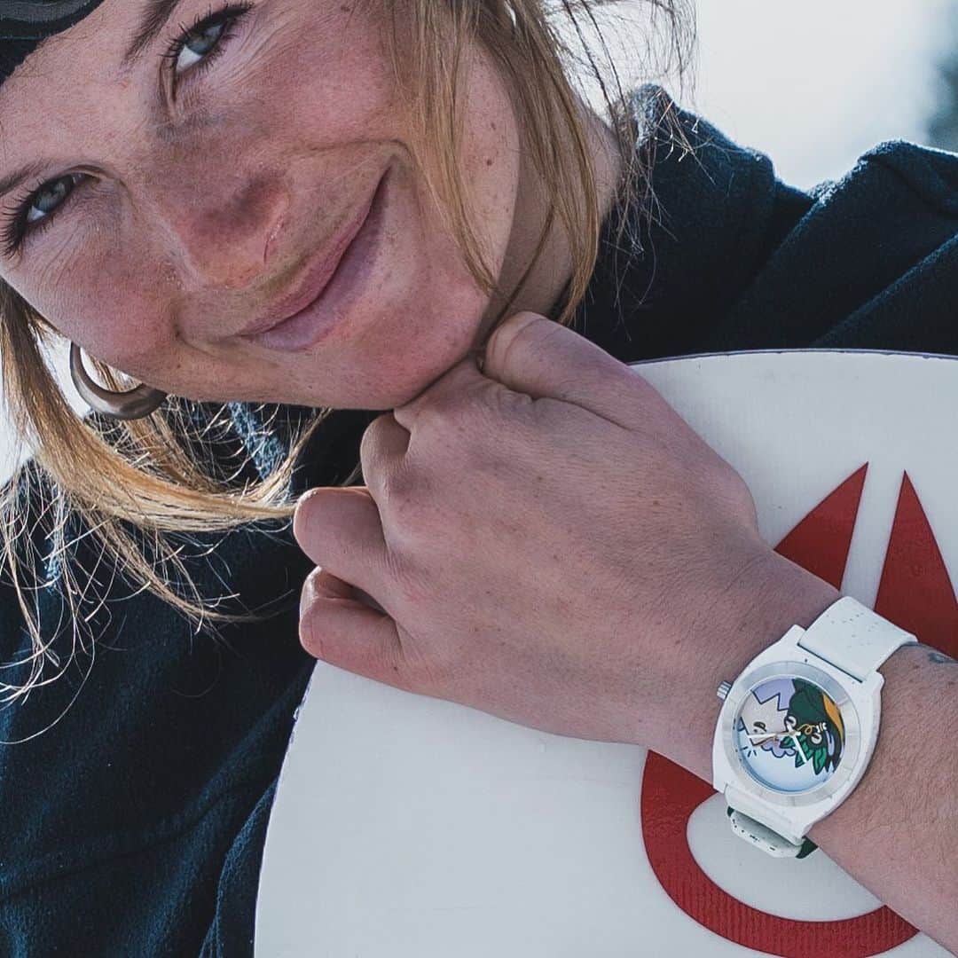 ニクソンのインスタグラム：「Who knew Other People’s Plastic could be so fun and vibrant?   @hannaheddyart did!  The #Nixon Time Teller OPP's minimalist design mixed with Hannah’s beloved outdoor flavor, makes for one of the most fun timepiece collections we’ve ever made.」