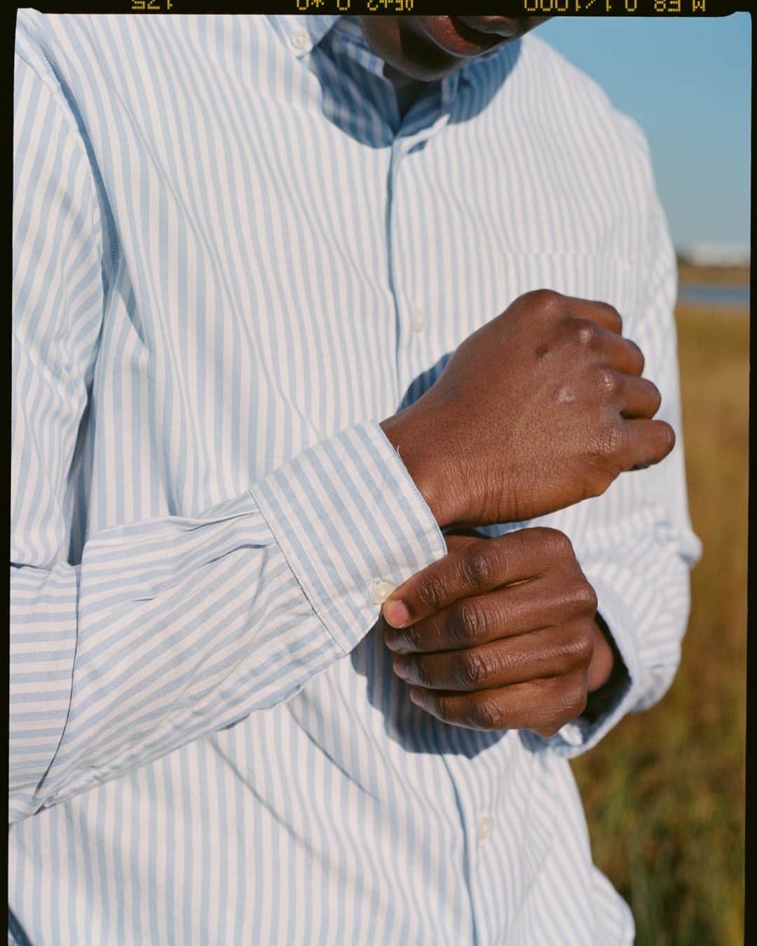 スティーブンアランのインスタグラム：「All in the details. Part of our limited deadstock, found fabric Single Needle Collection. Named for the refined stitching along the seams, the Single Needle Shirt is a Steven Alan Classic.」
