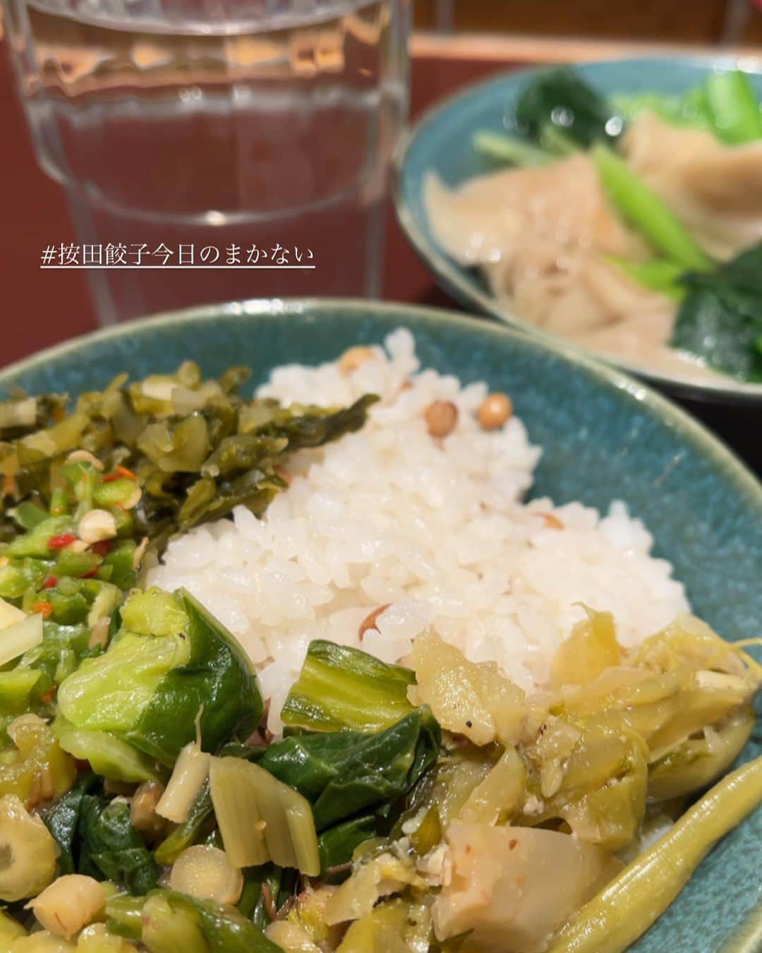 Rocoのインスタグラム：「#按田餃子今日のまかない まとめ　ほぼ毎日食べてるもの一緒だけどこうやって見てみるといろいろ発見がある🤔  #按田餃子#まかない#賄い」
