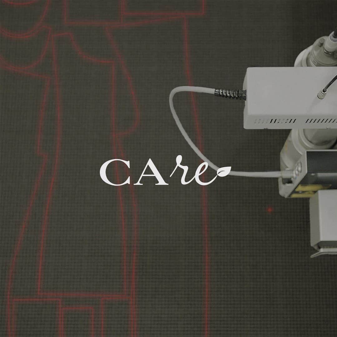 カナーリのインスタグラム：「The word CAre🍃 has a special significance for us because it unites the first two letters of our name - Canali - with RE, a simple but tenacious syllable that recurs in our values and in our present and future commitments. REspect REsponsibility REliability REcycle&REuse REpair&REstore REward   #Canali1934 #MadeInItaly」