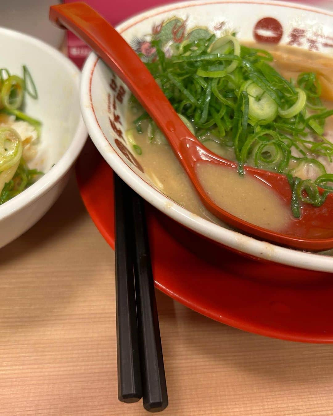 ミノルクリスさんのインスタグラム写真 - (ミノルクリスInstagram)「うぃっす🍜 夜中の🌠　#天下一品」4月29日 1時27分 - djminoruchris