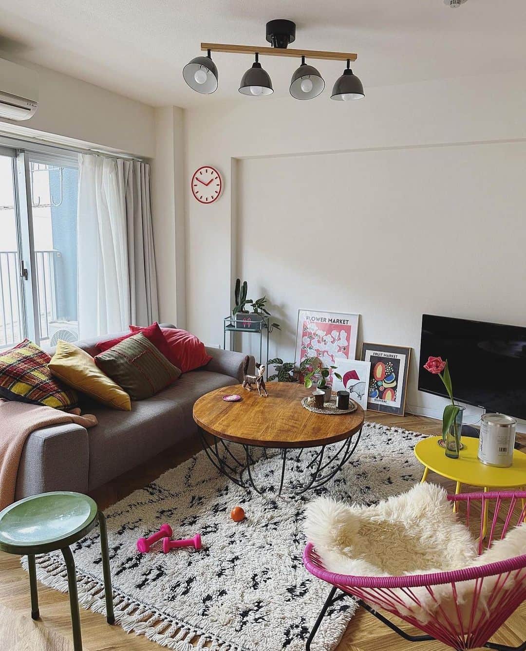 My Interiorのインスタグラム：「Cheerful home@of @ouccctt_room」