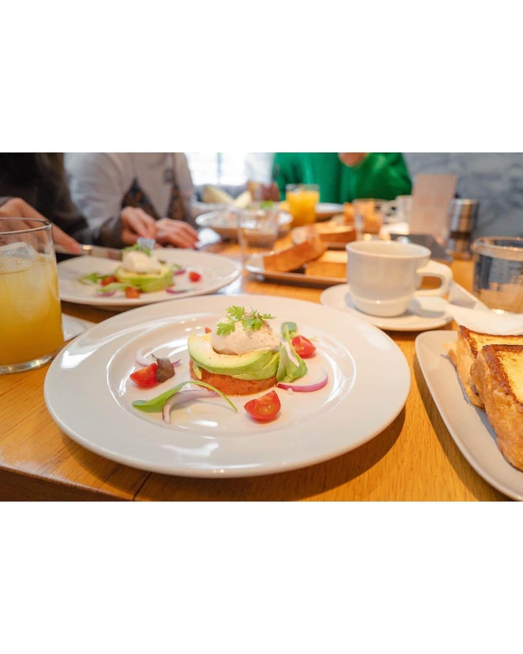 土井地恵理子さんのインスタグラム写真 - (土井地恵理子Instagram)「・ Birthday Lunch🎂 omedeto!!  ブリオッシュのフレンチトーストが美味しいcafeで。 cakeも可愛かった◡̈  #birthday #twins #双子 #お誕生日  #leica #leicap2 #ライカ」4月29日 7時00分 - ericodoiji