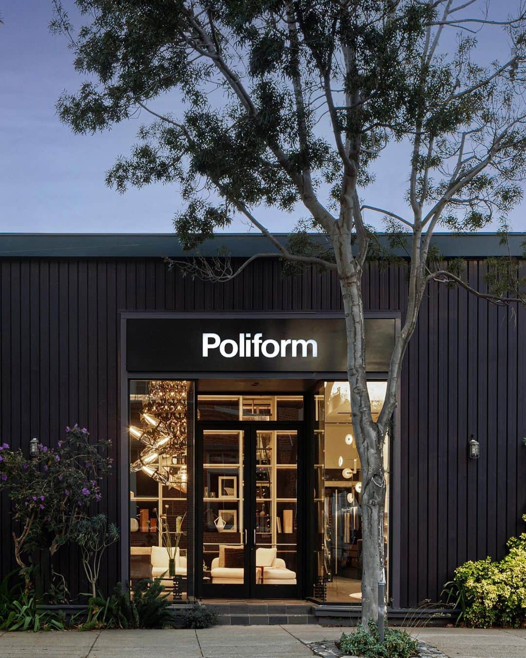 Poliform|Varennaさんのインスタグラム写真 - (Poliform|VarennaInstagram)「Located in the heart of the Design District, the new Poliform San Francisco showroom displays, on its two floors, all the latest in contemporary design and lifestyle trends. An authentic space showcasing the entire Poliform collection from day and night areas to cutting-edge kitchens and closet systems. An immersive home experience to discover the Poliform lifestyle at its best. Discover the new Poliform San Francisco store at the link in bio.     #Poliform #Design #MadeInItaly #PoliformStore #PoliformShowroom #Furniture #FurnitureShop #FurnitureStore #PoliformSanFrancisco #SanFrancisco #SanFranciscoDesignDistrict」4月29日 1時42分 - poliform_official