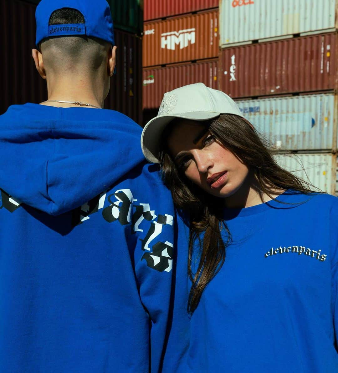 イレブンパリさんのインスタグラム写真 - (イレブンパリInstagram)「Tag ton best duo avec qui tu pourrais reproduire cette pose 💙  #elevenparis #havre #logo #fashion #streetwear #teeshirt #sweat #newcollection #newone #2023」4月29日 1時47分 - elevenparisofficial