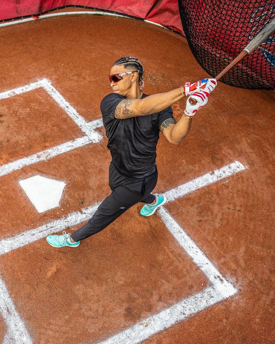 OAKLEYさんのインスタグラム写真 - (OAKLEYInstagram)「Putting in the work. Continuing to grow. Year 9 and still changing the game. @lindor12bc」4月29日 1時54分 - oakley