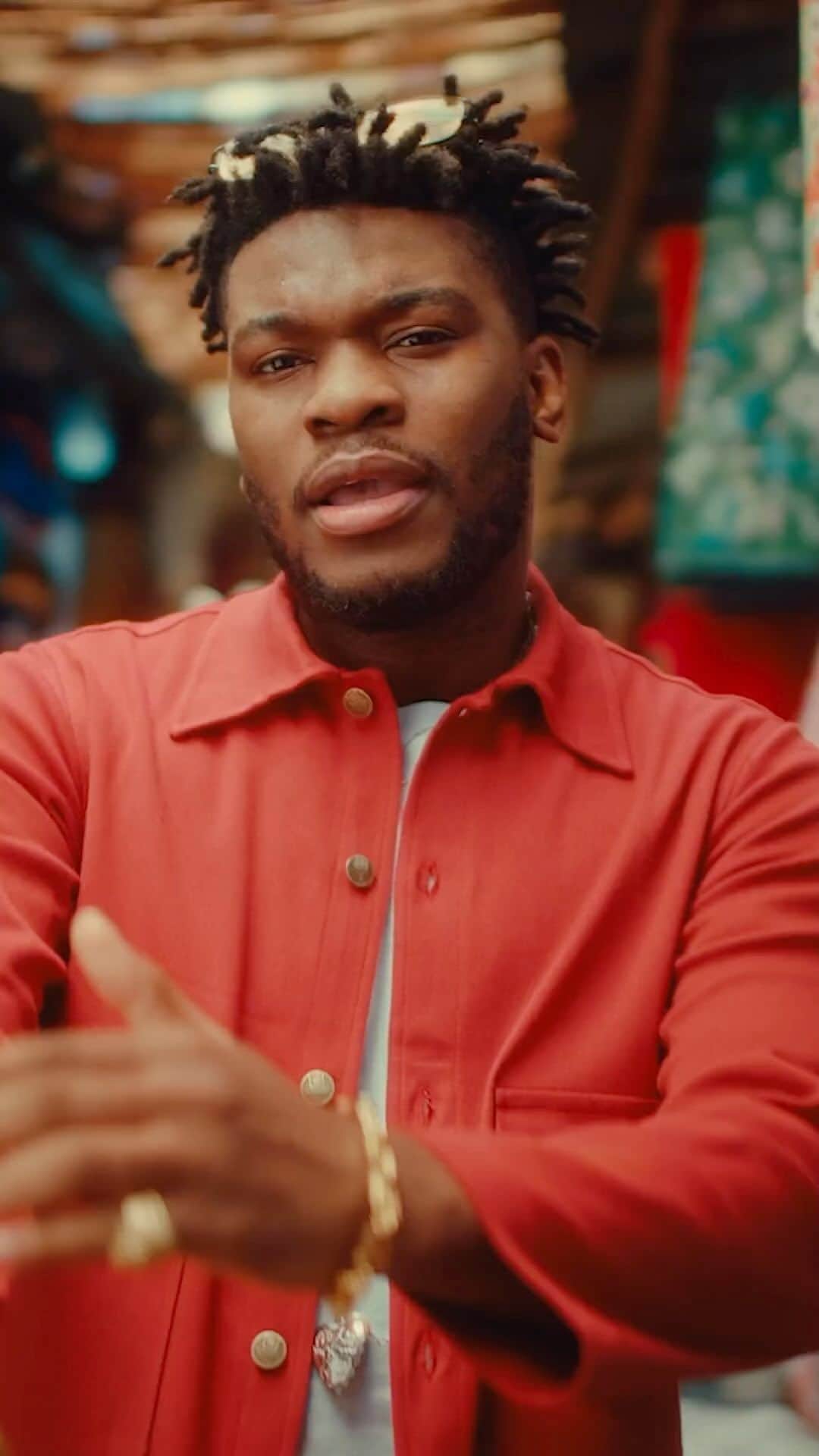 のインスタグラム：「@nonsoamadi says “Lock Up” is about him falling for a girl and being “willing to tell off anyone who might get in the way of a relationship.” Watch our Artists to Watch ’23 alum link up with @zinoleesky now. ⠀⠀⠀⠀⠀⠀⠀⠀⠀ ▶️ [Link in bio]」