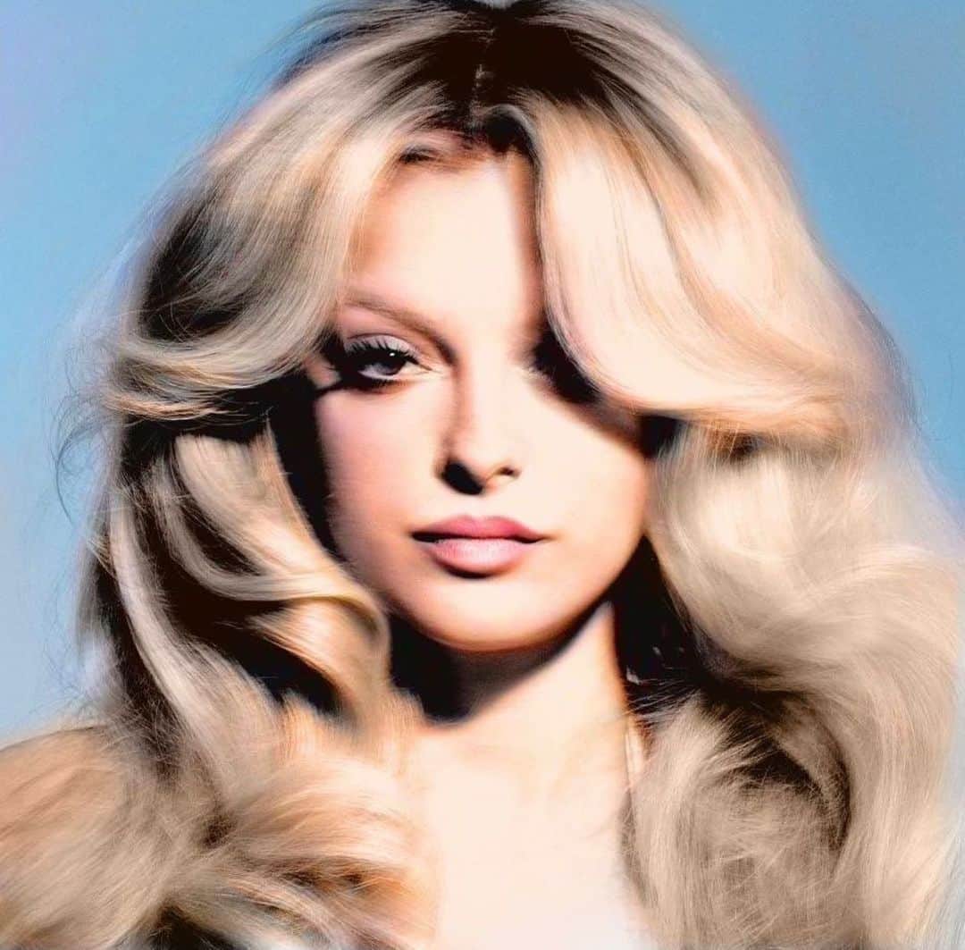 Bebe Rexhaのインスタグラム：「GUYS!!! my third studio album “BEBE” is out EVERYWHERE TODAY!! making this was a process of trying to find my happiness again and putting it back into the music.. i couldn’t be more grateful for all the people in my life who helped me get here and for all of YOU for supporting me endlessly. you fill me with so much love and joy. i hope you love this as much as i do, it’s some of my proudest work i’ve ever created.」