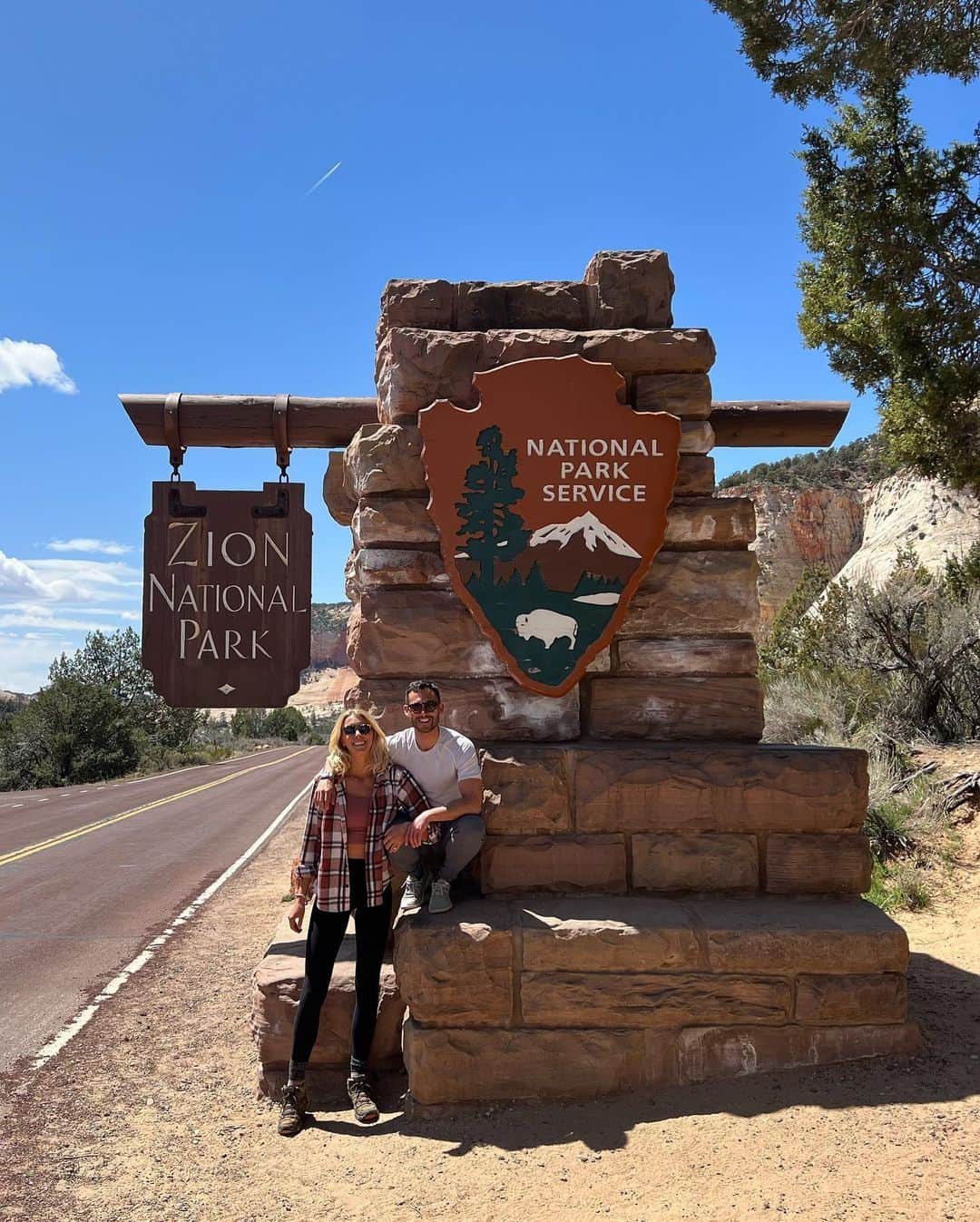 Zanna Van Dijkさんのインスタグラム写真 - (Zanna Van DijkInstagram)「Utah, it’s been a pleasure 🇺🇸   This has been one of my favourite holidays EVER! So here’s one final photo dump of some memorable moments from our two week USA road trip 🚗💨  1️⃣ Day one. Crossing the border from Arizona into Utah, we could see Monument Valley on the horizon and the excitement was building! 2️⃣ Double Arch. We hiked 30km+ this day so we could see every arch in the park! 3️⃣ Do you recognise this road from a famous film? Let me know the name in the comments if you do!  4️⃣ Entering our favourite national park of them all, home to the most dramatic landscapes we saw! 5️⃣ Our favourite viewpoint in Zion, we could have spent all day here! 6️⃣ A lady snapped this photo of us taking in the views in Canyonlands and then airdropped it to us, I love it. P.s. they think this crater was caused by a meteor!  7️⃣ I loved our picnic lunches out of our cool box every day. And I became addicted to sugar free Powerade. I need to find it in the UK! 8️⃣ Happy beans. Little did I know Ant was going to propose later this day! 9️⃣ We caught up with some friends and did the hike to Cassidy Arch in Capitol Reef together. It was a highlight of that national park! 🔟 One of our favourite “in between” stops. Willis Creek slot Canyon. A mind blowing demonstration of the power of water!   Stay tuned! There’s plenty more Utah content to come including comprehensive travel guides on my website 🫶🏼♥️ #utahroadtrip #southernutah #mightyfiveutah #mightyfive」4月29日 2時13分 - zannavandijk