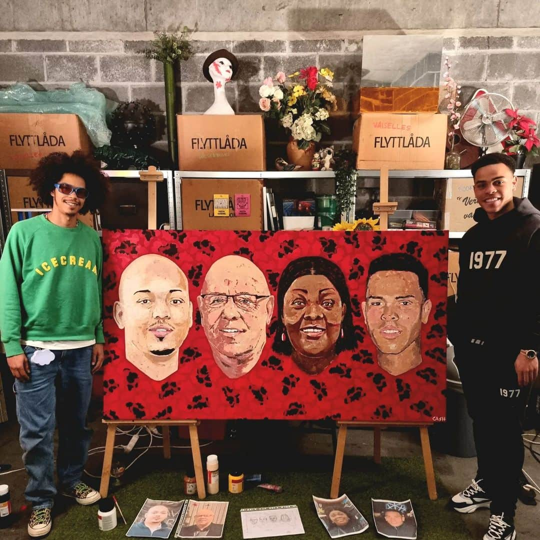 CASH（Carl Anders Sven Hultin）のインスタグラム：「It was pleasure finally meeting @m.stroeykens happy he is happy with the end result.  Once again thanks for the trust 🙏🏽🎨  #art #artbycash #portrait #familyportrait #painting」