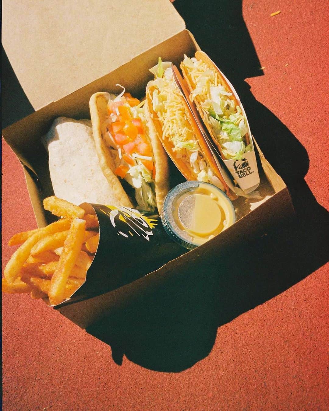 Taco Bellのインスタグラム：「what’s in your lunchbox?」
