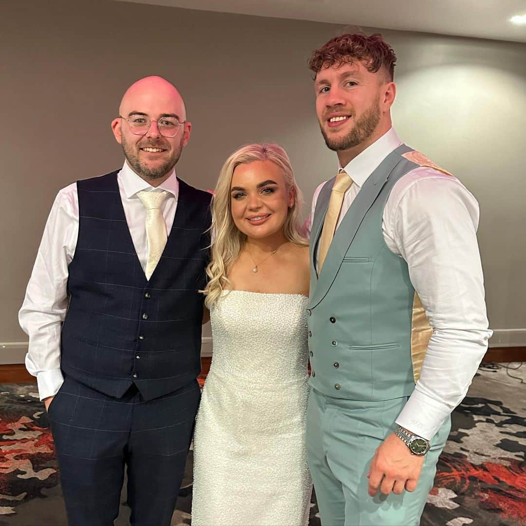 ウィル・オスプレイのインスタグラム：「A beautiful wedding.  Congratulations to one of my best buds @sampuncher & his beautiful bride @grainnekellyyy」