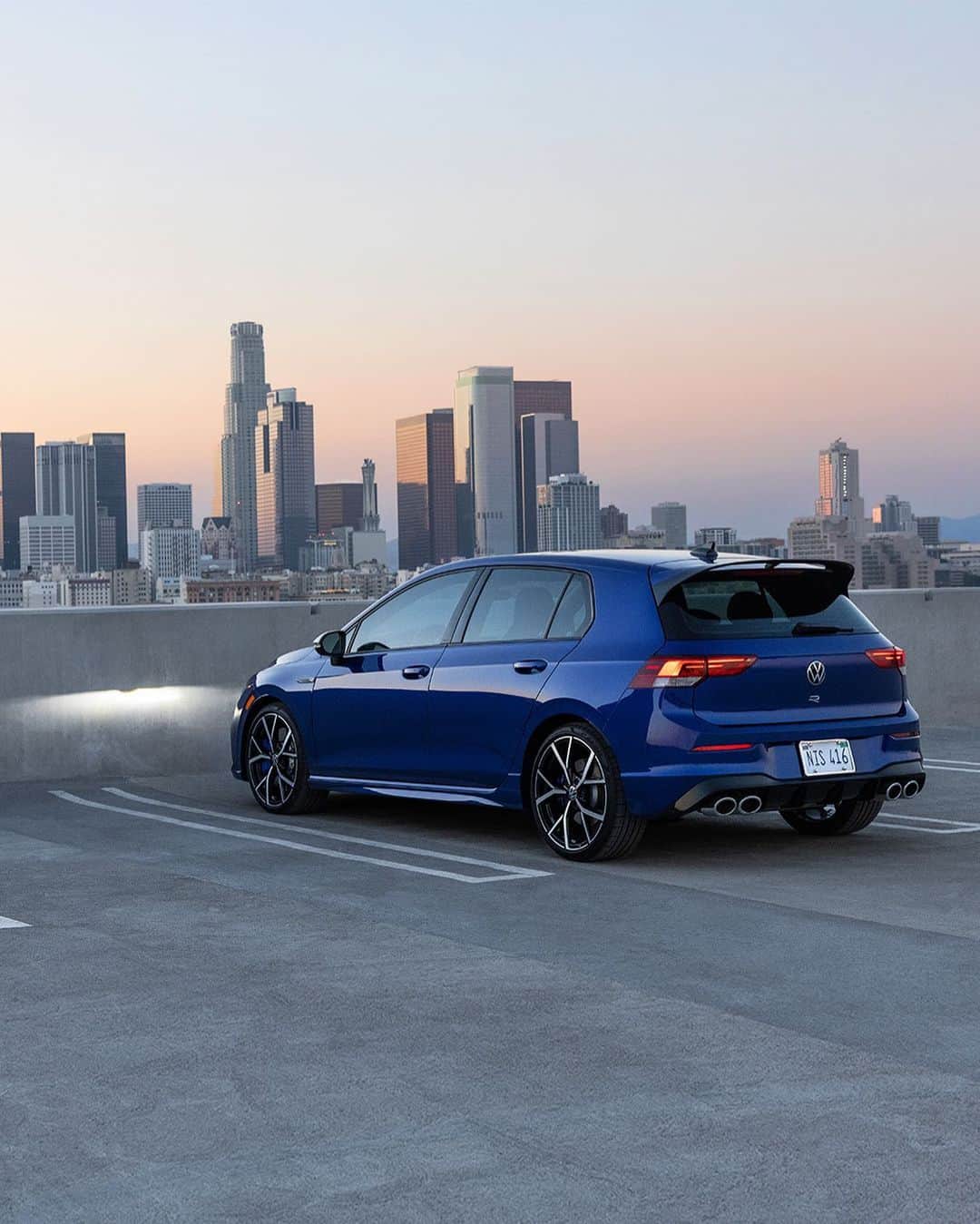 Volkswagen USAのインスタグラム：「Don’t just take in the view, make it.   #VWGolfR #VWLove」