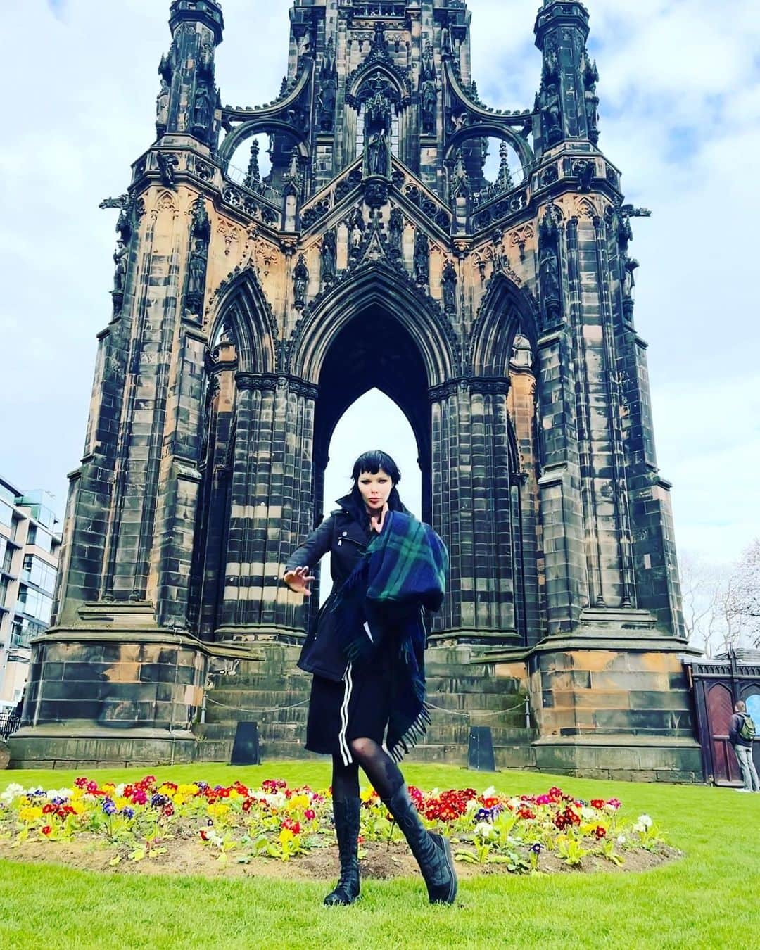 アリス・グラスさんのインスタグラム写真 - (アリス・グラスInstagram)「edinburgh ! see you tomorrow at @staganddagfest」4月29日 3時40分 - _alice_glass