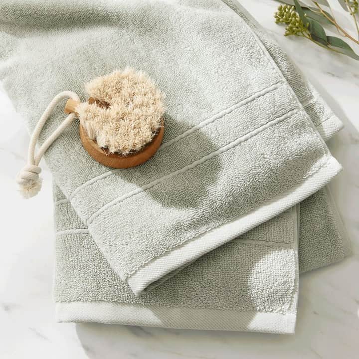 HGTVさんのインスタグラム写真 - (HGTVInstagram)「Dreaming of sales? For Brooklinen's birthday this year, our favorite linens brand is giving YOU a gift. Now until May 8th, you can save up to 25% on sheets, duvets, towels, robes and more.⁠ ⁠ Click this picture at the link in our bio to start saving.⁠ ⁠ #HGTVShopping」4月29日 4時02分 - hgtv