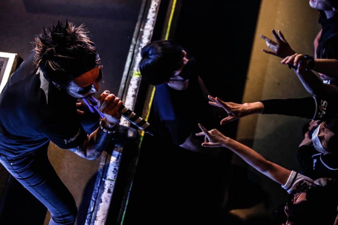MAH さんのインスタグラム写真 - (MAH Instagram)「ROAD TO DPF23 “THE LiBERATiON TOUR” Final at BEAT STATION, Fukuoka.  #SiM #SiM解ツアー  📸 @kouhey0622」4月29日 14時49分 - mahfromsim