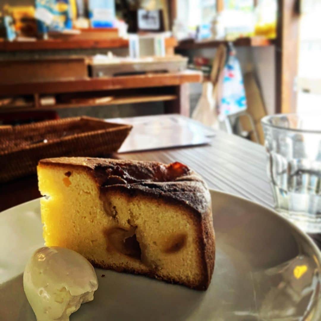 西田一紀さんのインスタグラム写真 - (西田一紀Instagram)「最強のバターケーキ。  #最強 #喫茶店 #洋菓子」4月29日 13時37分 - kazukeith0529