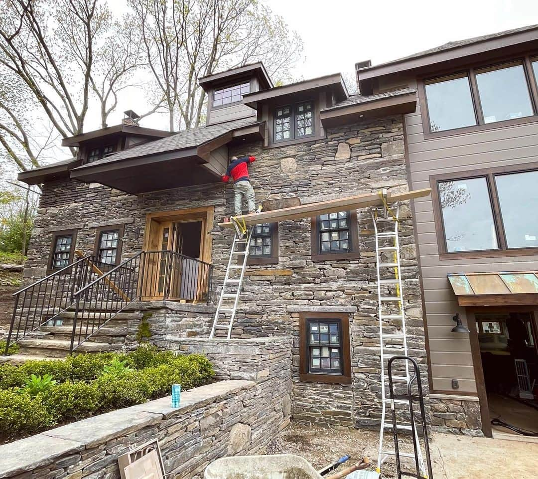 ジョシュア・レナードさんのインスタグラム写真 - (ジョシュア・レナードInstagram)「A. Yes, we chipped out 300+ years of mortar/patching and are repointing the entire stone house. B,C,D,E. Insulated and (mostly) sheet-rocked. F,G. Salvaged chandelier, raised and working inside of barn. H. Richie in a pump chamber with 5-gallon buckets for shoes. I. My ankle is not broken! But evidently suffered pretty bad ligament damage after fall(jump)ing off of a machine. J. The geese moved in and the goslings were soon to follow… #hudsonvalleycompound」4月29日 13時32分 - thejoshualeonard