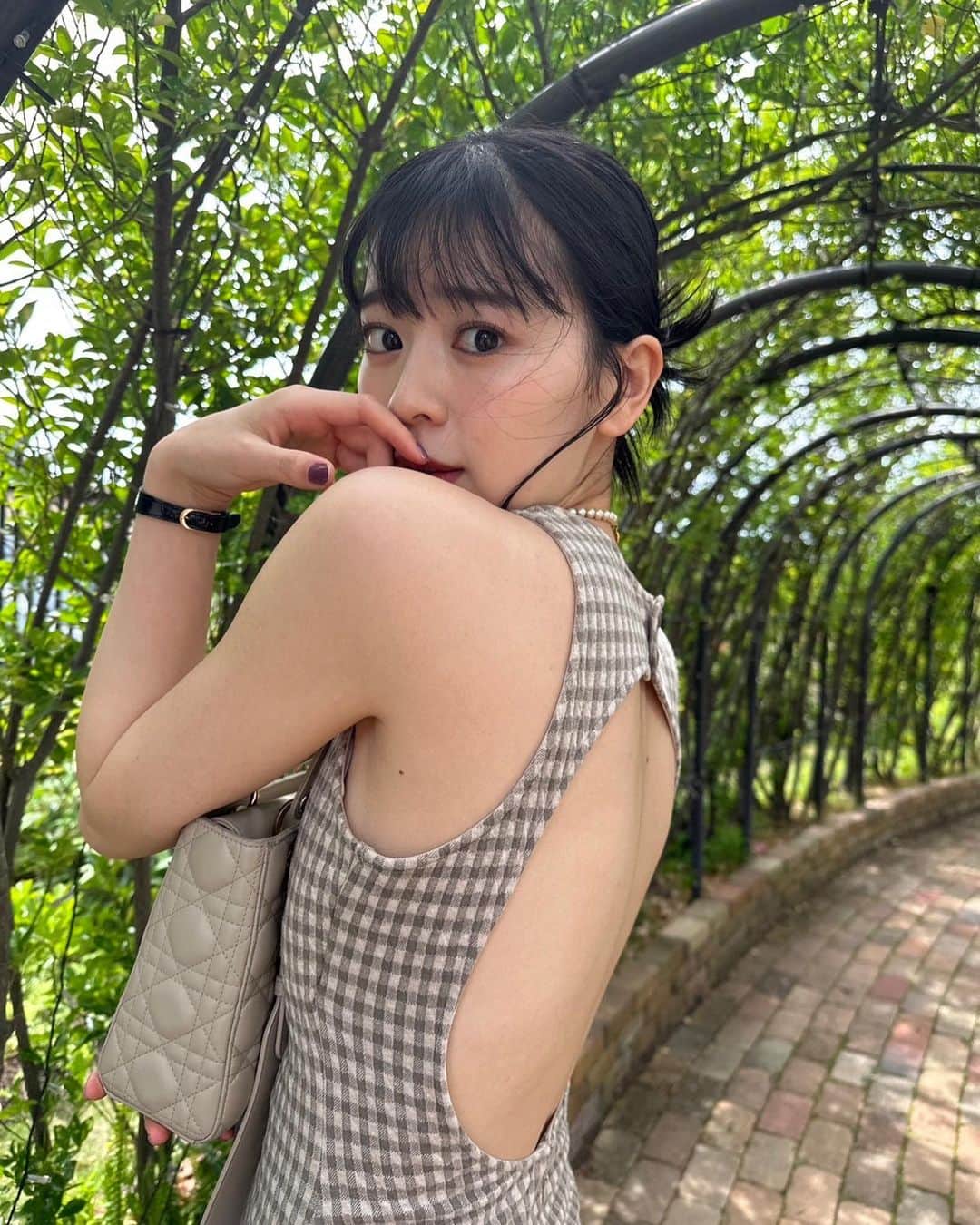 のインスタグラム：「💐  お気に入り🤍  #坂井仁香#ひとちゃん#超とき宣#超ときめき宣伝部#私服#アイドル#春コーデ#今日のコーデ」