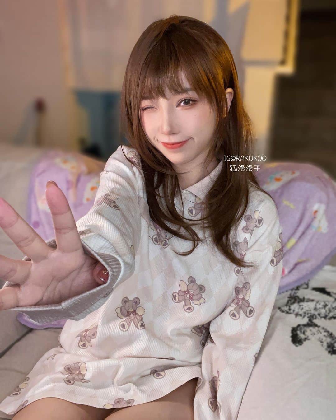 犬神洛洛子さんのインスタグラム写真 - (犬神洛洛子Instagram)「Look at my teddy bear pajama! 🧸🧸🧸super cute isn’t it?」4月29日 14時23分 - rakukoo