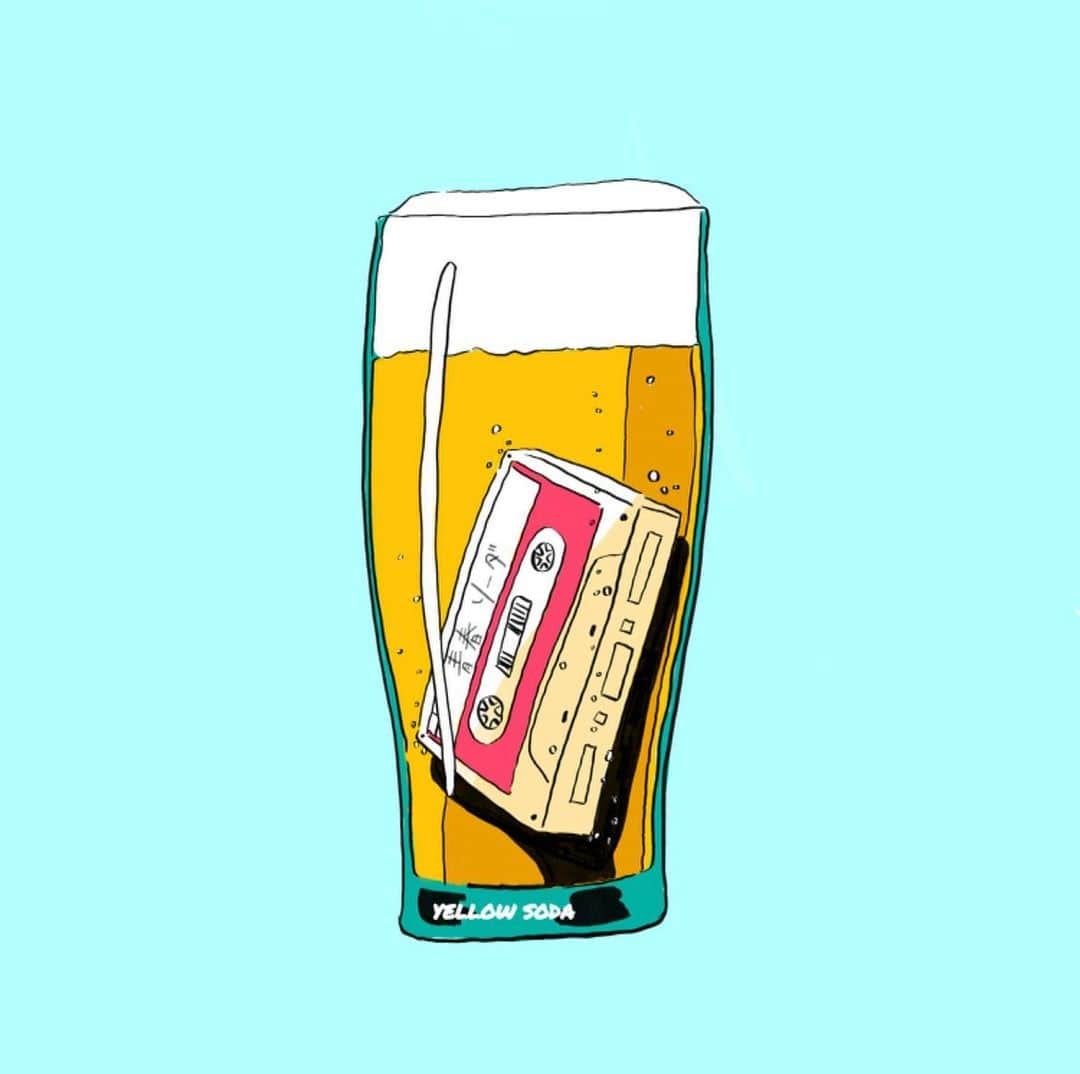 ふくい舞のインスタグラム：「イエローソーダ初EP 本日リリースしました㊗️ みんな聴いてー😆🍻🍻🍻🍻  🔻1st EP「青春ソーダ」 イエローソーダ初のEPとなる「青春ソーダ」は、80~90sミュージックを現代サウンドに落とし込んだ、新しいのにどこか懐かしさを感じる作品。 sOy、ふくい舞、Jeity、KYO-HEYによる実力派4ヴォーカルの織りなすメロディは唯一無二のサウンドとなっている。  作曲･詞： YELLOWSODA 編曲：Gentaro Futatsugi レコーディングエンジニア：Ayari アシスタントエンジニア：三宅数地、機原ノア ミックス/マスタリングエンジニア：前田もとひこ(BCStudio) ジャケット：Kinako muto  @r_so.y @jeity_thedu @maifukui1217 @kyoheyfaa @gentarofutatsugi @kinako_unsweetened」