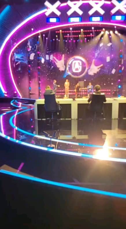 のインスタグラム：「Românii au talent e magic 💥 Start vot la 1444 cu mesajul 06 🍀 PS: La mulți ani Andrei, să fie cu noroc 🎂🥳🍀 Andrei Girjob」