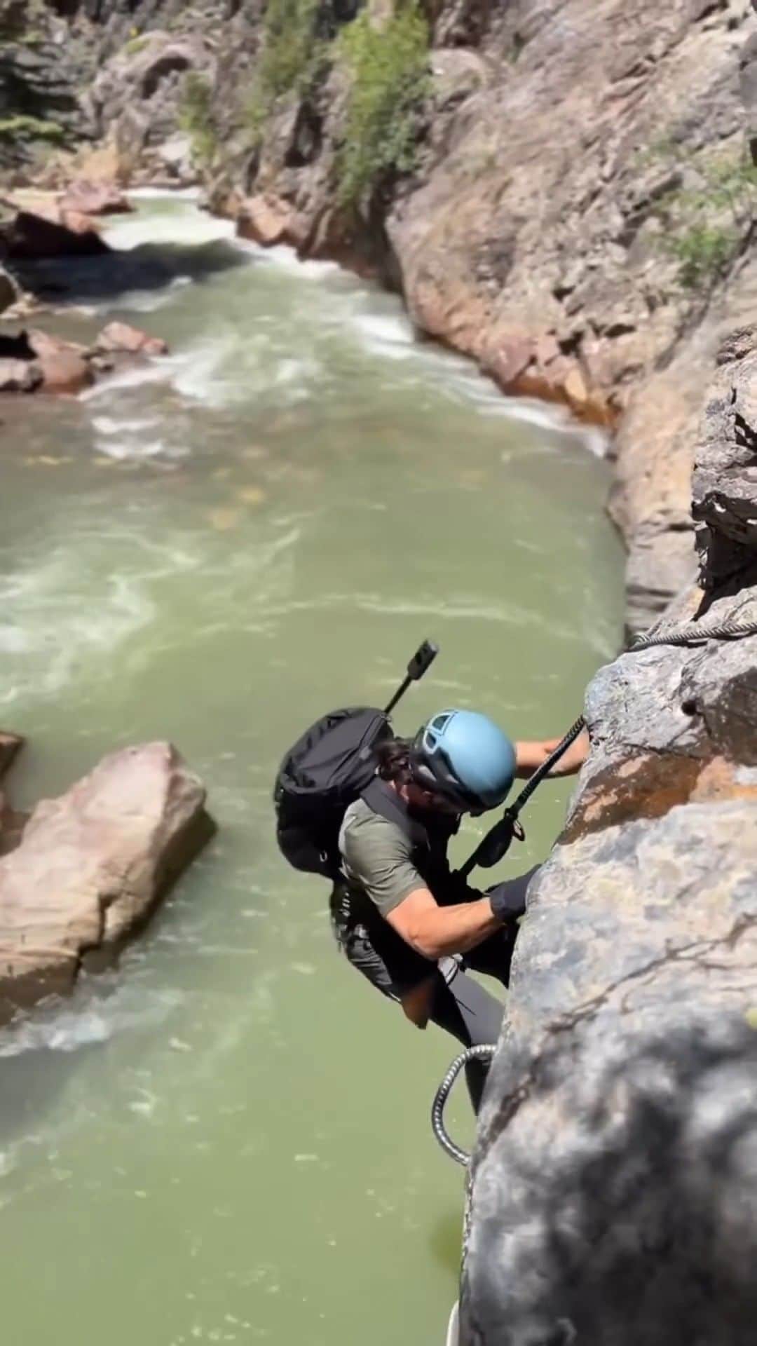 グレゴリーのインスタグラム：「Do it alone, do it tired, do it scared... however you get outside it doesn't really matter. The important thing is that you just get out there (and recreate safely 😁).  Featured: Gregory Ambassador Nick Tortajada @nick.tort Pack: Rhune 25 - link in bio to shop 👆」