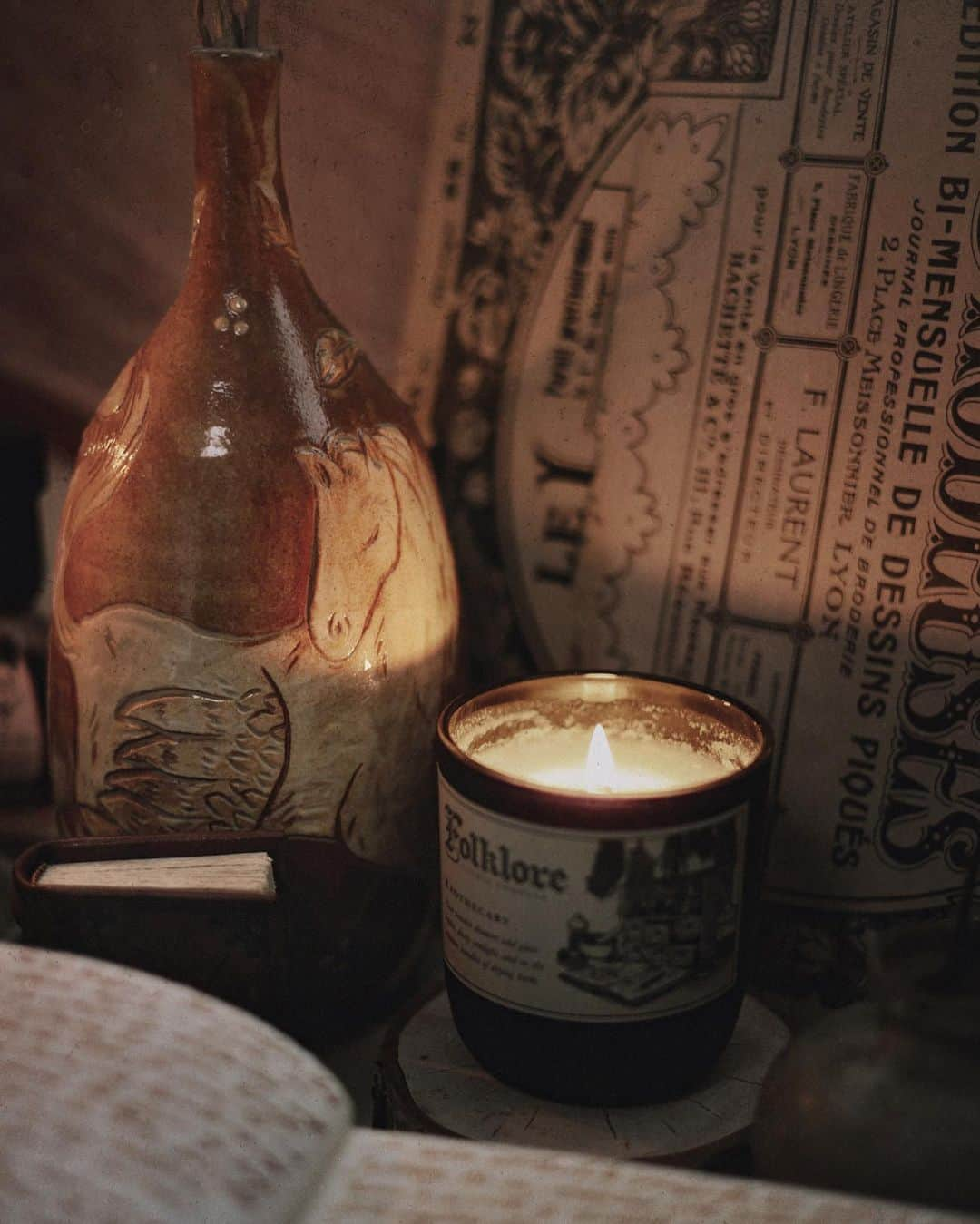 Catharine Mi-Sookさんのインスタグラム写真 - (Catharine Mi-SookInstagram)「A dark and drizzly Friday makes for candles and a welcome coziness. I’ve always loved the steadiness of a gentle rain. It feels like comfort food. I noticed today how something that was once intrinsically familiar and free felt stifled and stuffy and I couldn’t wait to move away from it. It’s funny how sometimes we don’t even notice how much we’ve changed until we walk into a familiarity that has been long outgrown. Shake the dust off, an ongoing theme. I suppose I let it wash off instead as I grabbed my hoodie and went for a stroll. I liked the feeling of raindrops on my face. Yes, springtime is still here with its newness and refreshment. I am grateful for this. The weekend is here too, a wondrous pause, and I cannot wait for our adventures and restfulness alike. What about you? What are you all getting into?」4月29日 6時37分 - catharinemisook